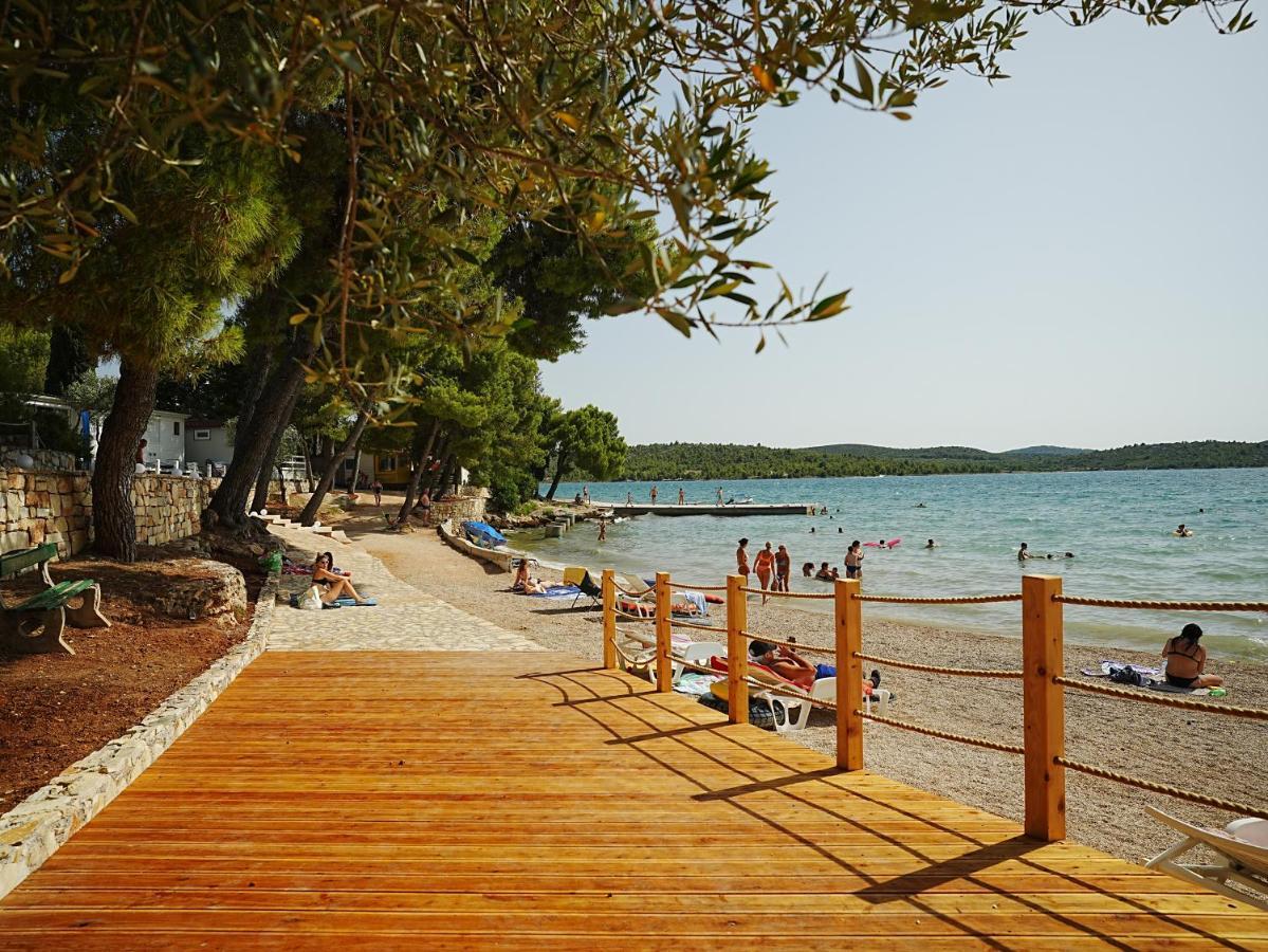Mediteran Travel Mobile Homes Miran Pirovac Zewnętrze zdjęcie