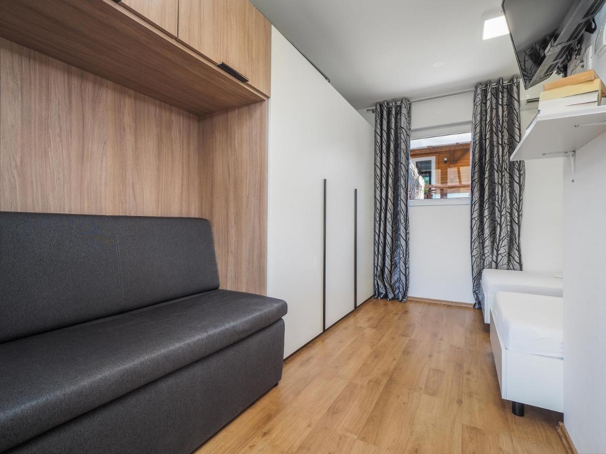 Mediteran Travel Mobile Homes Miran Pirovac Zewnętrze zdjęcie